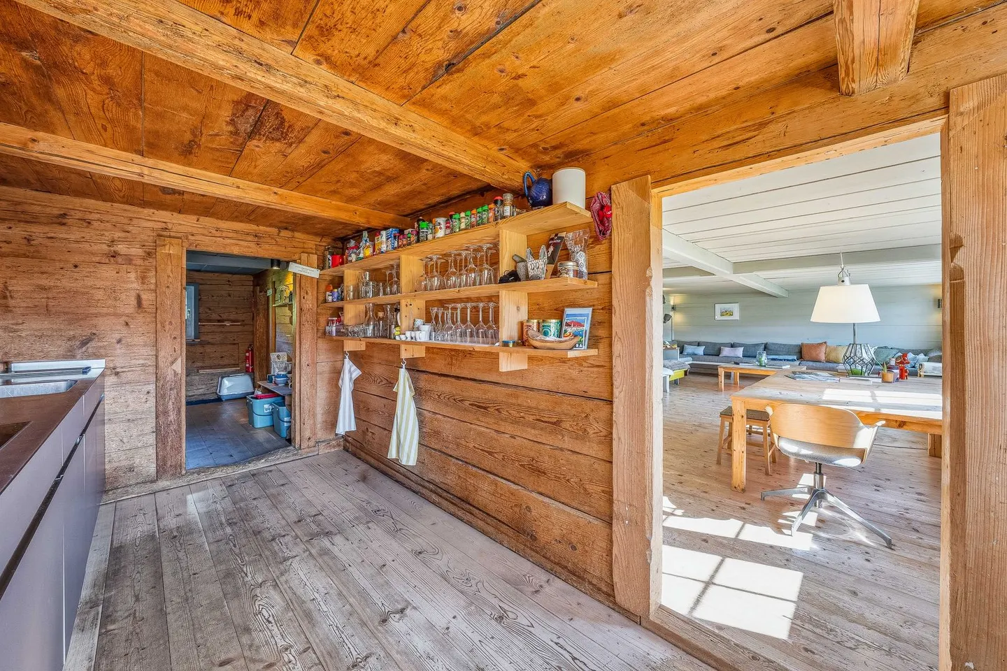 Casa residenziale storica con fienile e foresta - Foto 5 di 13