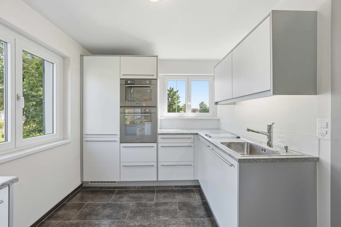 6.5-Room Single-Family House - Photo 4 of 11