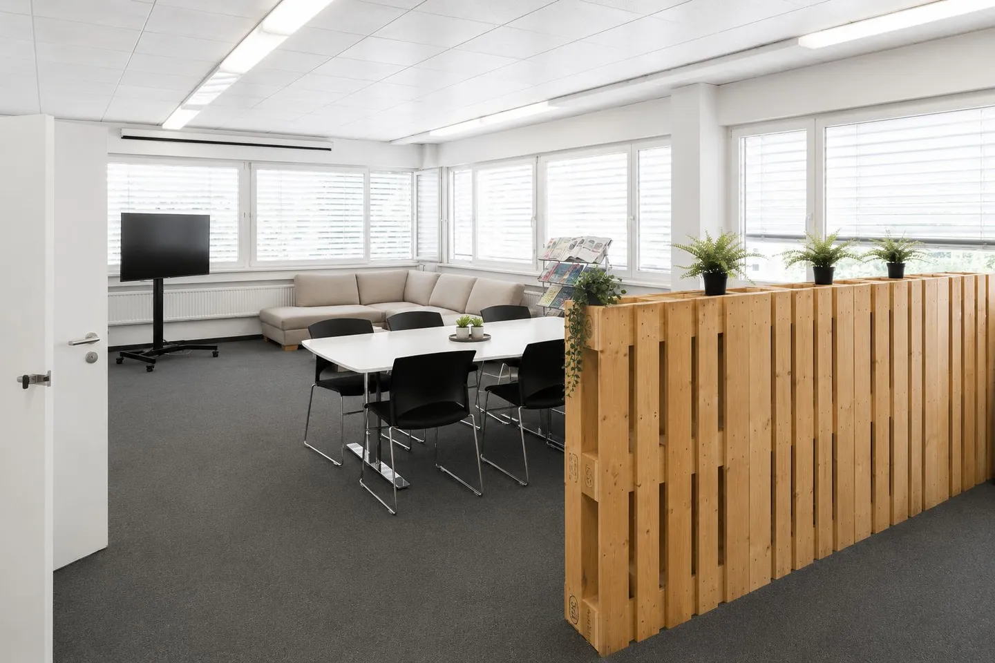 Office Space - Photo 3 of 12