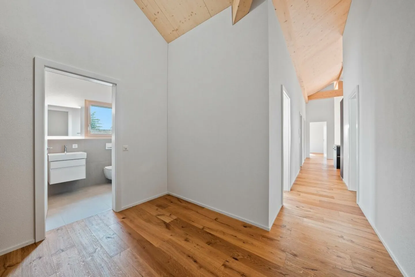 5.5-Room Penthouse Apartment - Photo 8 of 13