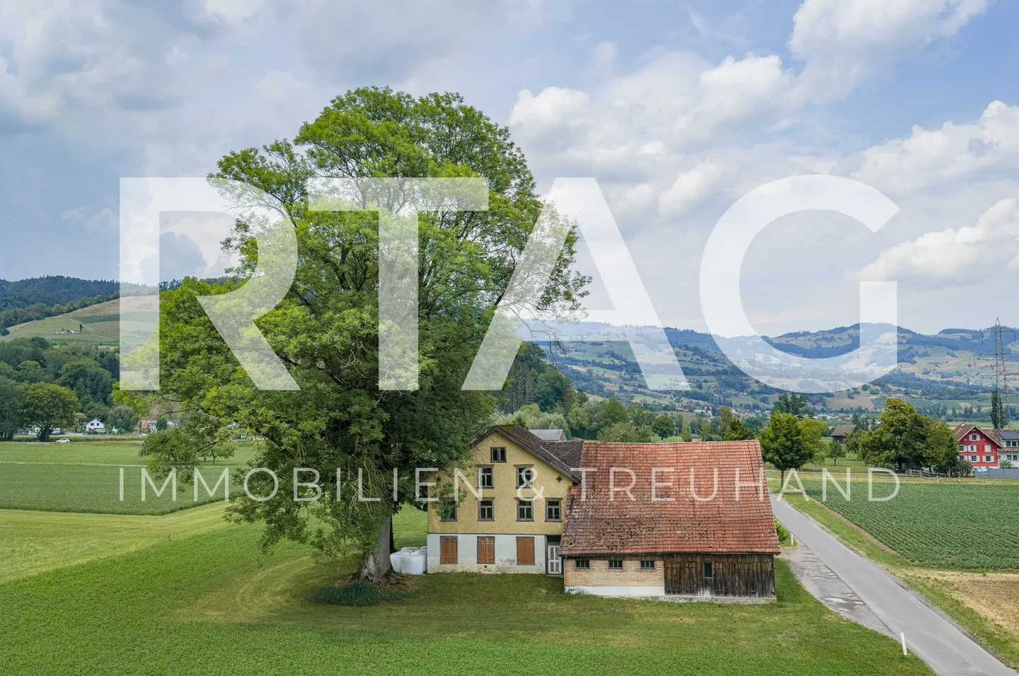 Charmantes Einfamilienhaus mit Scheune - Foto 1 von 13
