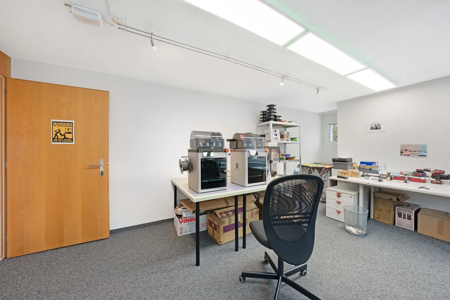 Office Space - Photo 4 of 6