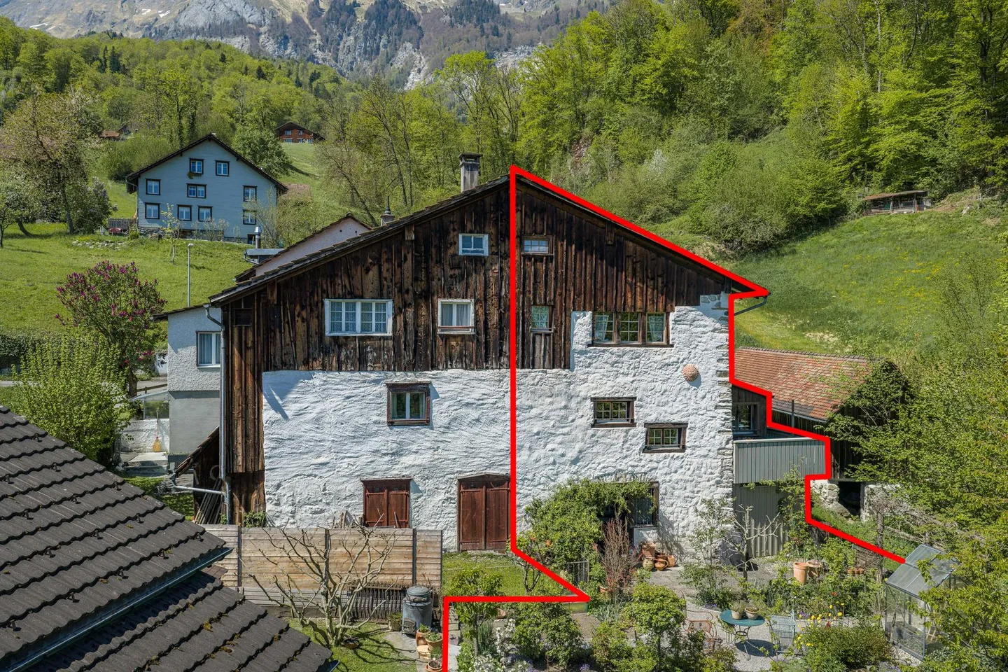 Maison résidentielle - Photo 2 sur 11
