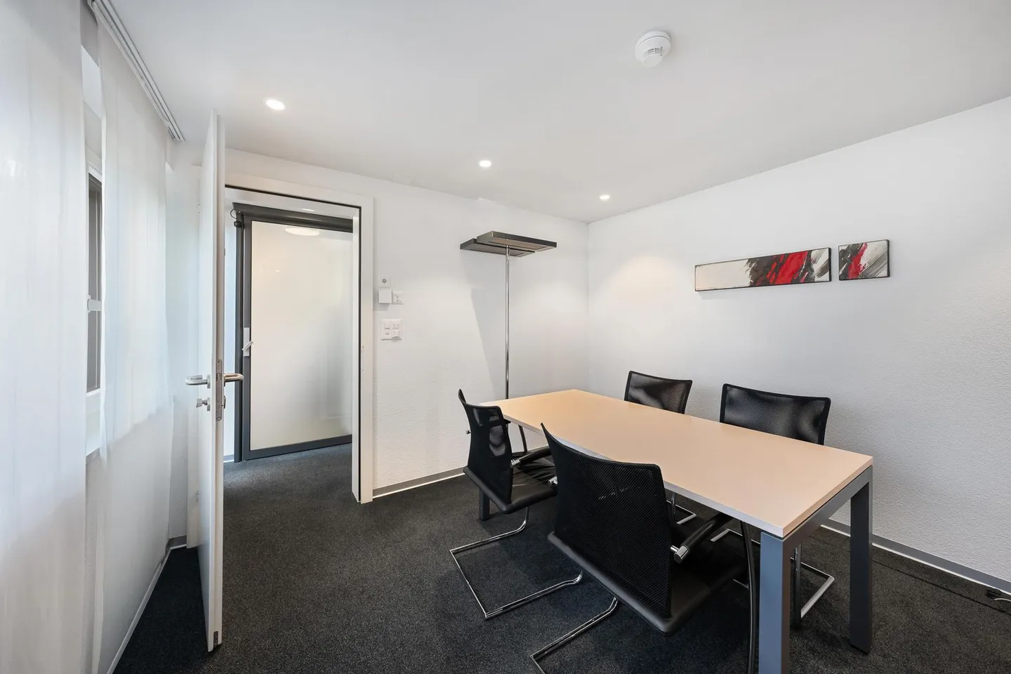Commercial premises - Photo 9 of 12