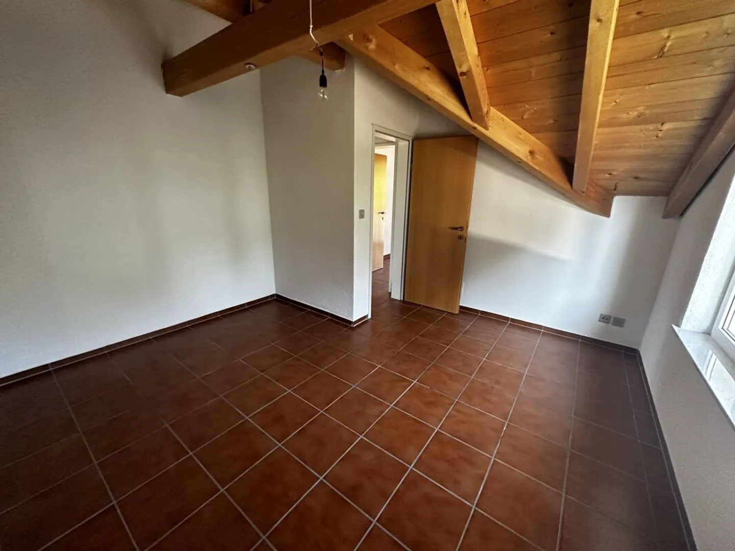Charming Attic Apartment - Photo 6 of 9