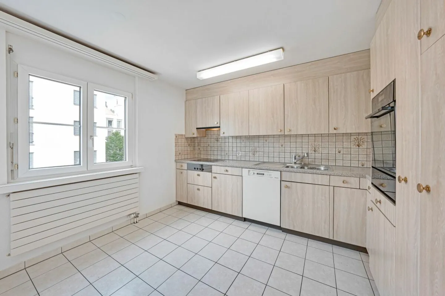 Appartement attrayant de 5,5 pièces, situé au centre - Photo 6 sur 12