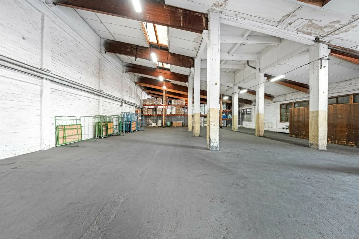 Spazio commerciale/magazzino - Foto 2 di 6