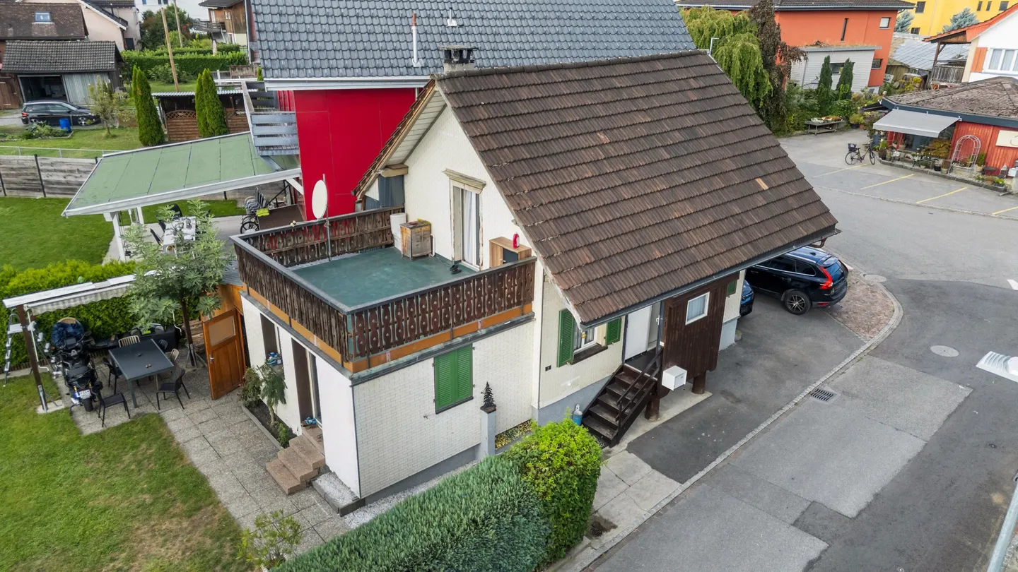 Schmuckstück an ruhiger Wohngegend, zentral gelegen - Photo 1 sur 13