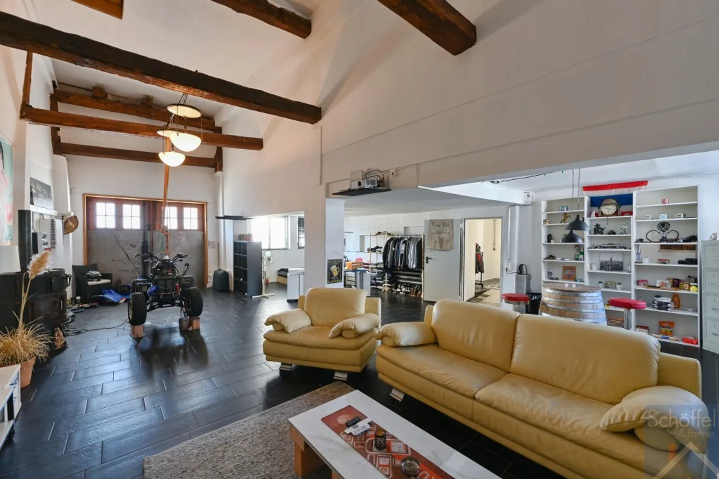 Spacious property with great potential - Photo 11 of 13