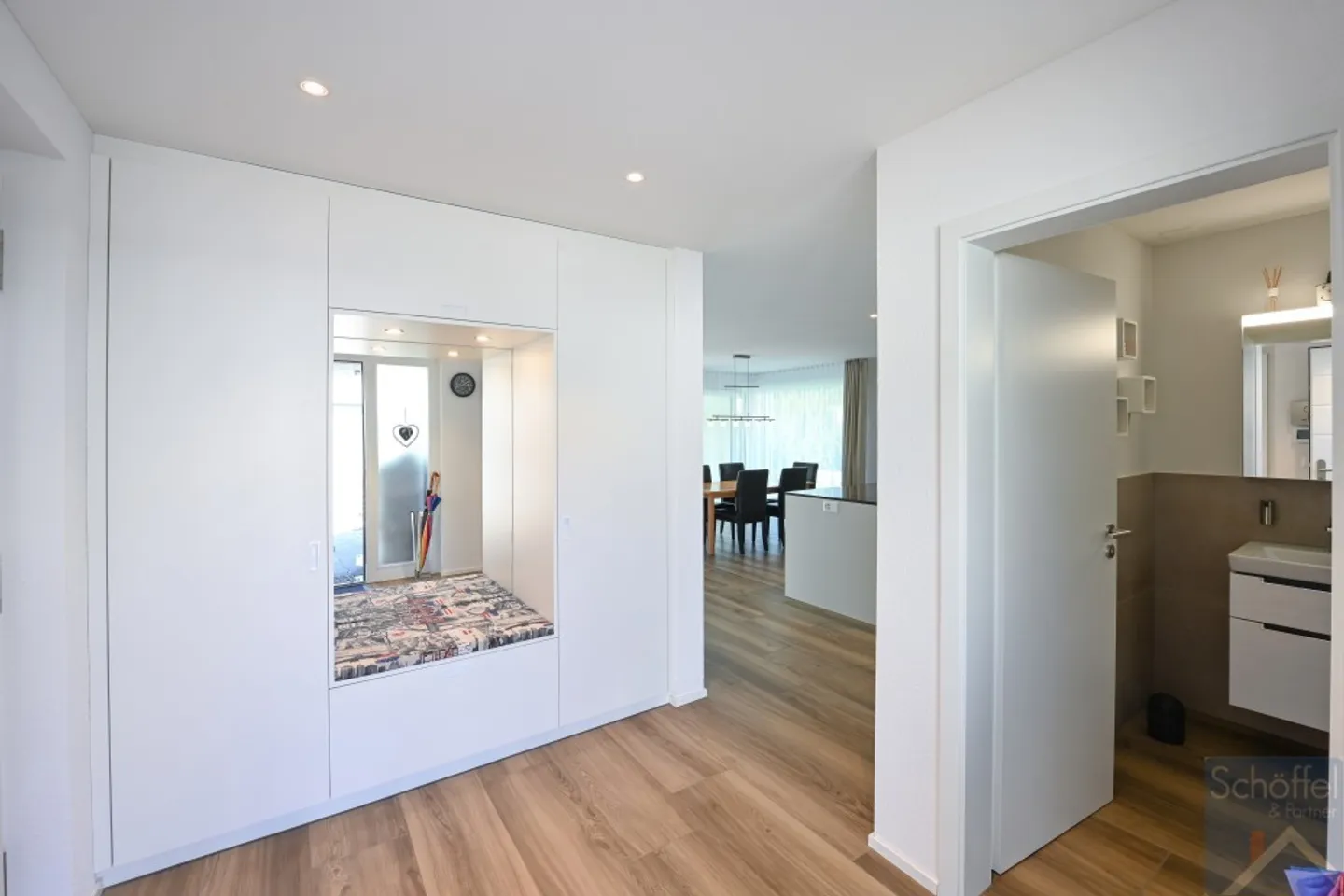 Casa unifamiliare di 5 ½ stanze con garage doppio - Foto 2 di 13