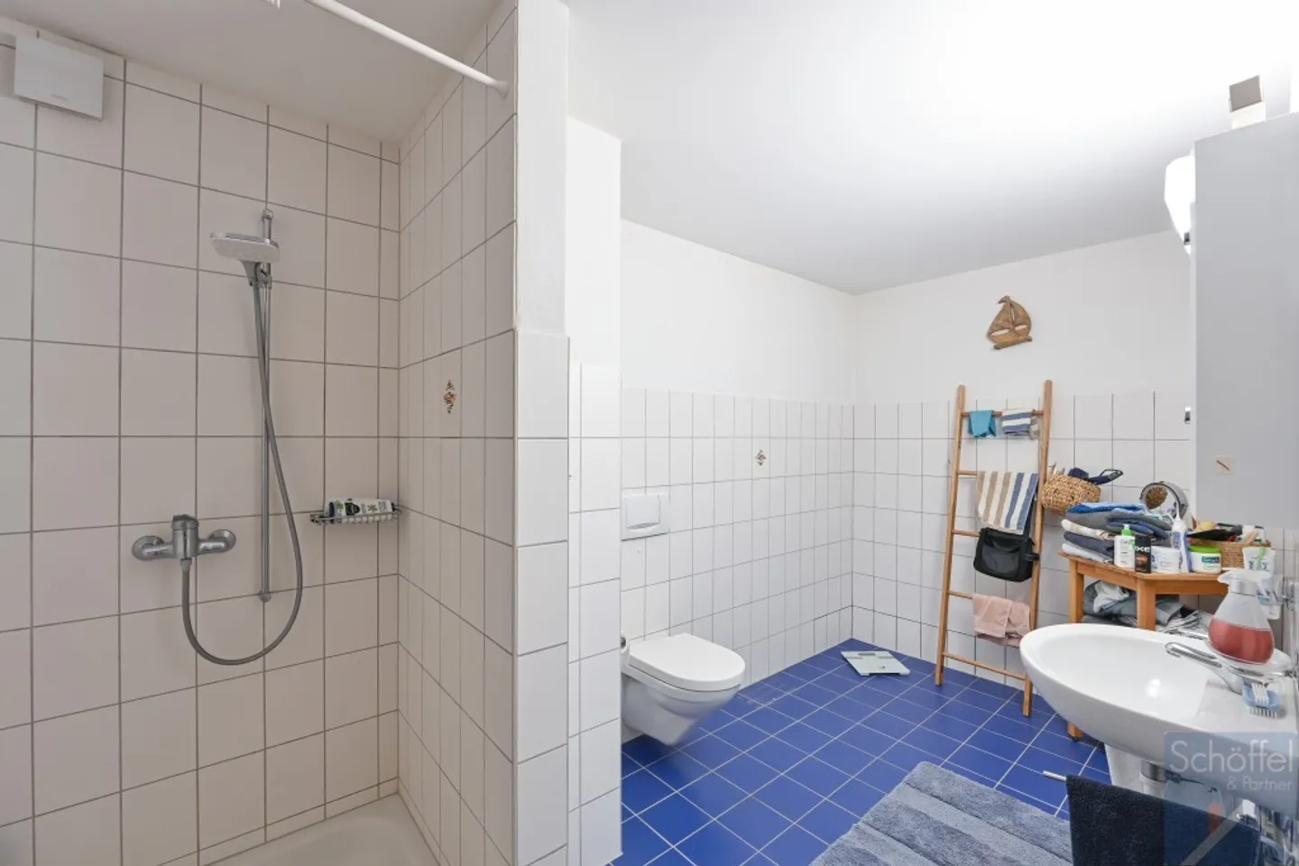 Casa unifamiliare di 8 ½ stanze con appartamento - Foto 10 di 13