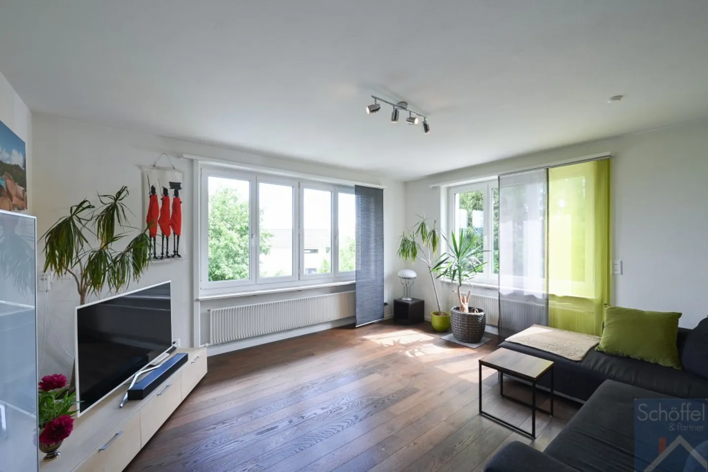 Casa unifamiliare indipendente di 5,5 stanze con grande terreno - Foto 7 di 12