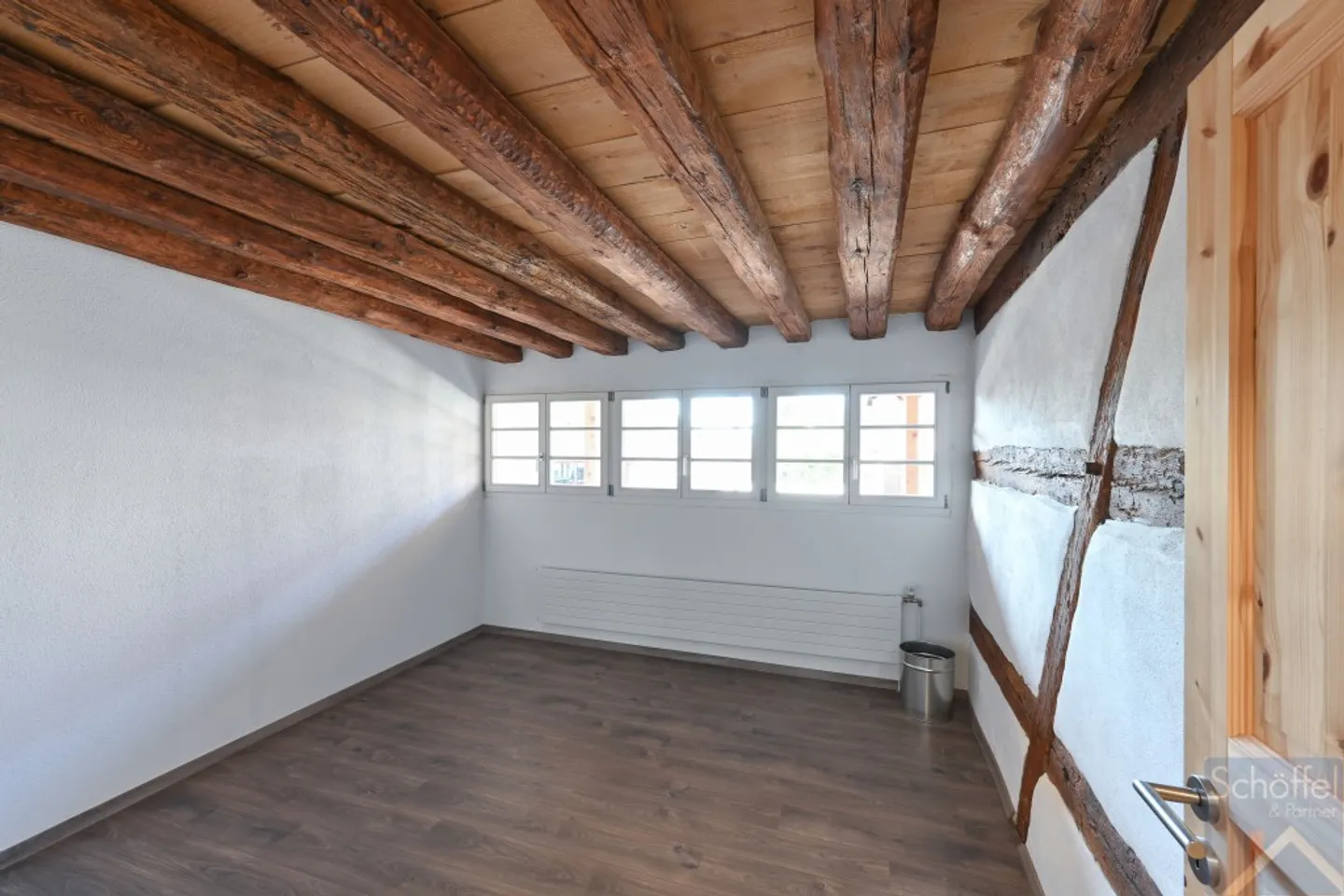 Modernisierte 6-Zimmer Liegenschaft - Foto 6 von 13