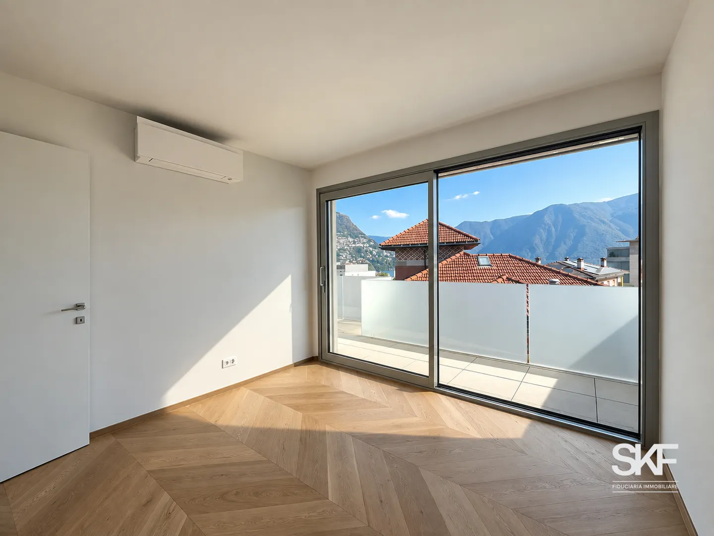 MASSAGNO - ZU VERKAUFEN NEUBAU-PENTHOUSE MIT TERRASSE UND SEEBLICK - Foto 10 von 13