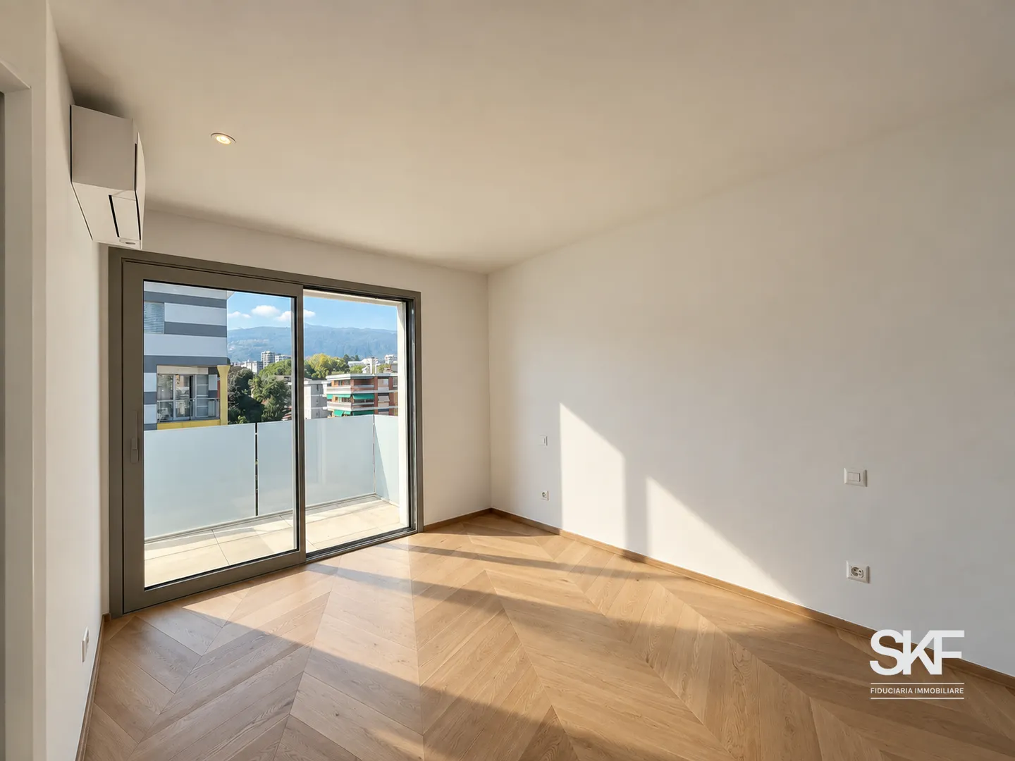 MASSAGNO - ZU VERKAUFEN NEUBAU-PENTHOUSE MIT TERRASSE UND SEEBLICK - Foto 8 von 13