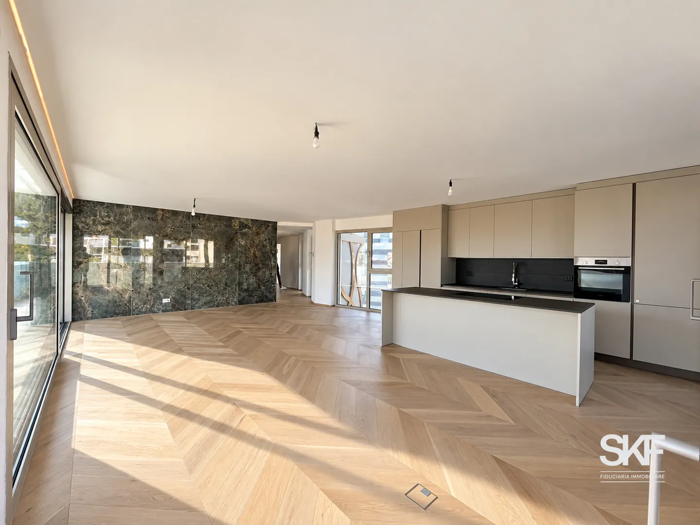 MASSAGNO - ZU VERKAUFEN NEUBAU-PENTHOUSE MIT TERRASSE UND SEEBLICK - Foto 2 von 13