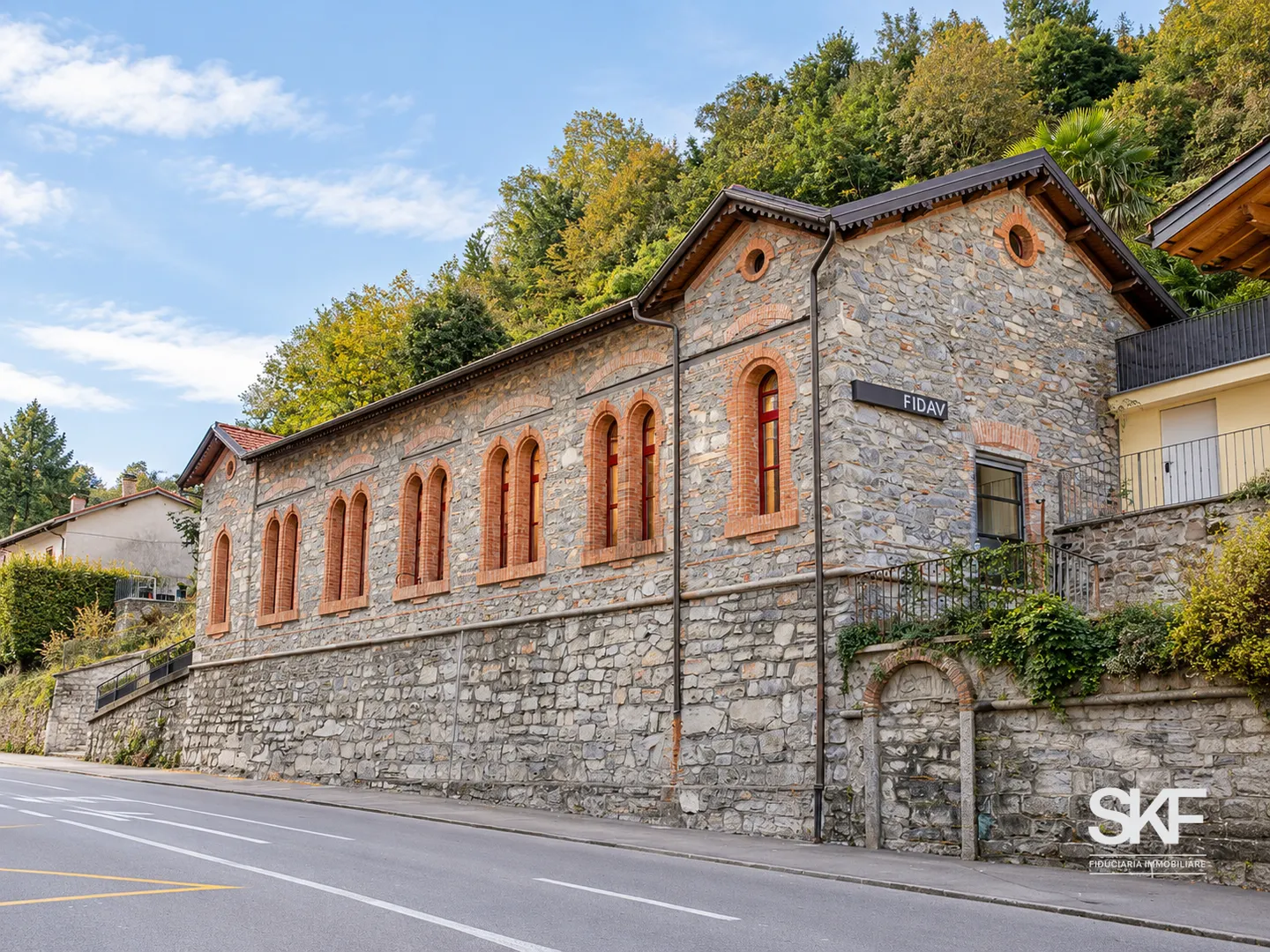 MENDRISIO - FOR SALE CHARACTERISTIC DESIGN OFFICE ON TWO FLOORS - Photo 5 of 8