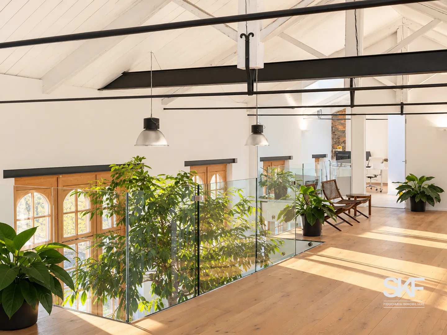 MENDRISIO - FOR SALE CHARACTERISTIC DESIGN OFFICE ON TWO FLOORS - Photo 1 of 8