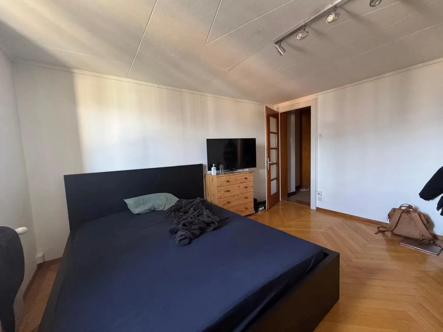 Charmant Appartement en Combles à Bulle - Photo 5 sur 8