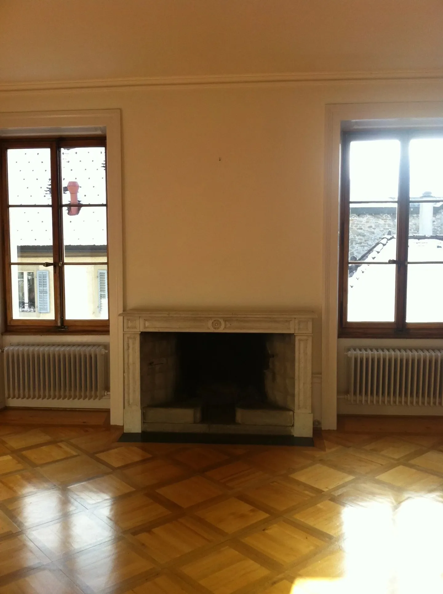 Charming space for rent - Photo 2 of 8