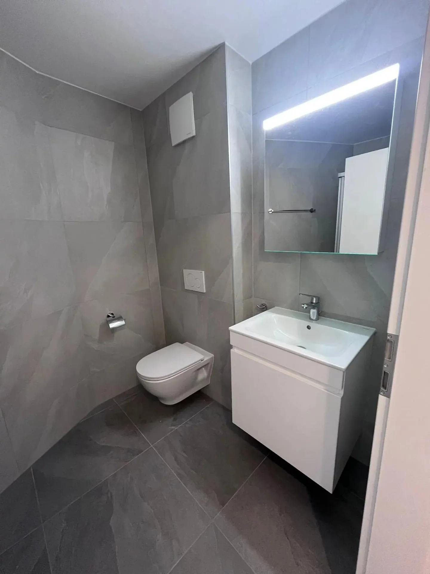 À LOUER – Magnifique appartement neuf 2.5 pièces à Farvagny - Photo 2 of 13