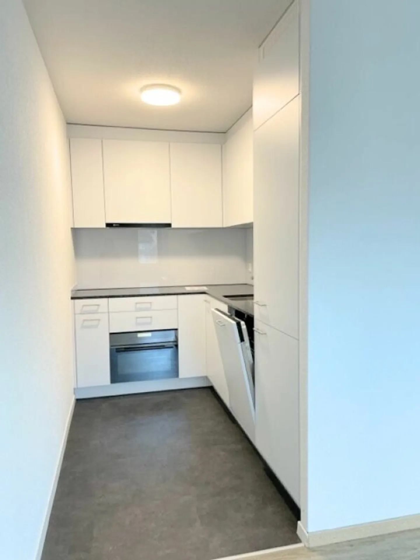 Attraktive 2.5-Zimmerwohnung im Horw - Photo 2 of 5