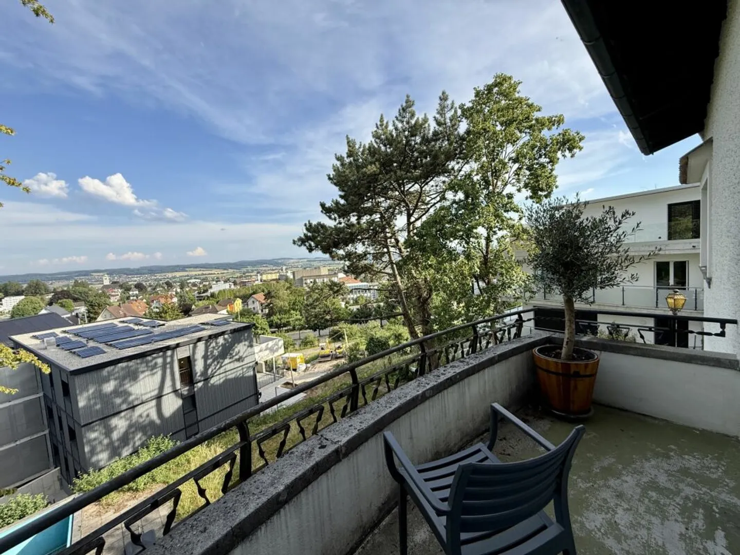 Casa familiare modernizzata con piscina - Foto 10 di 13