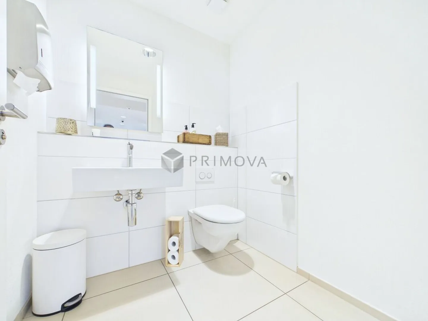 Proprietà commerciale con terreno edificabile e potenziale di progetto in una posizione strategica - Foto 10 di 13