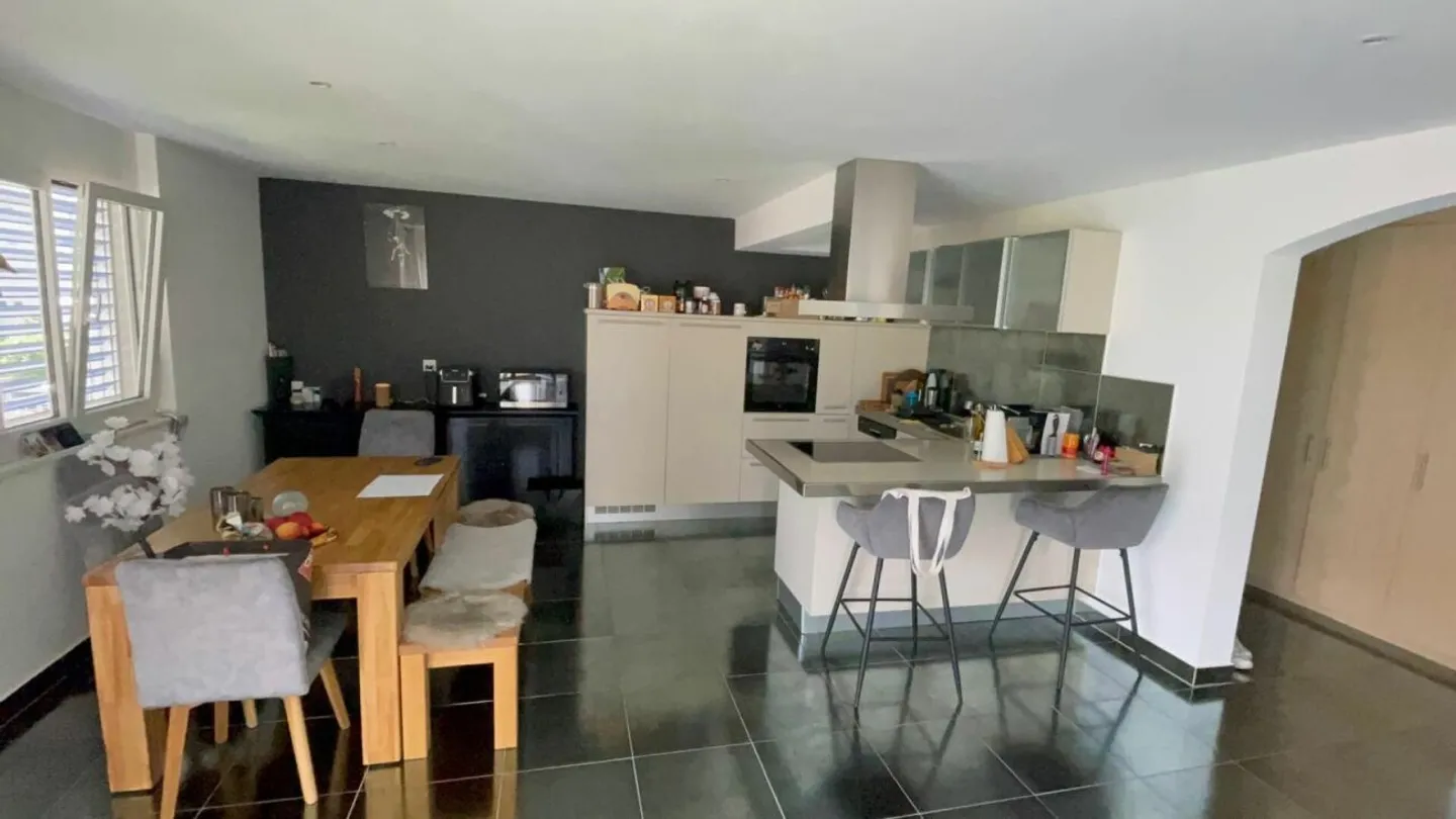 Appartement 5.5 pièces au centre de Monthey vendu loué - Foto 3 di 13