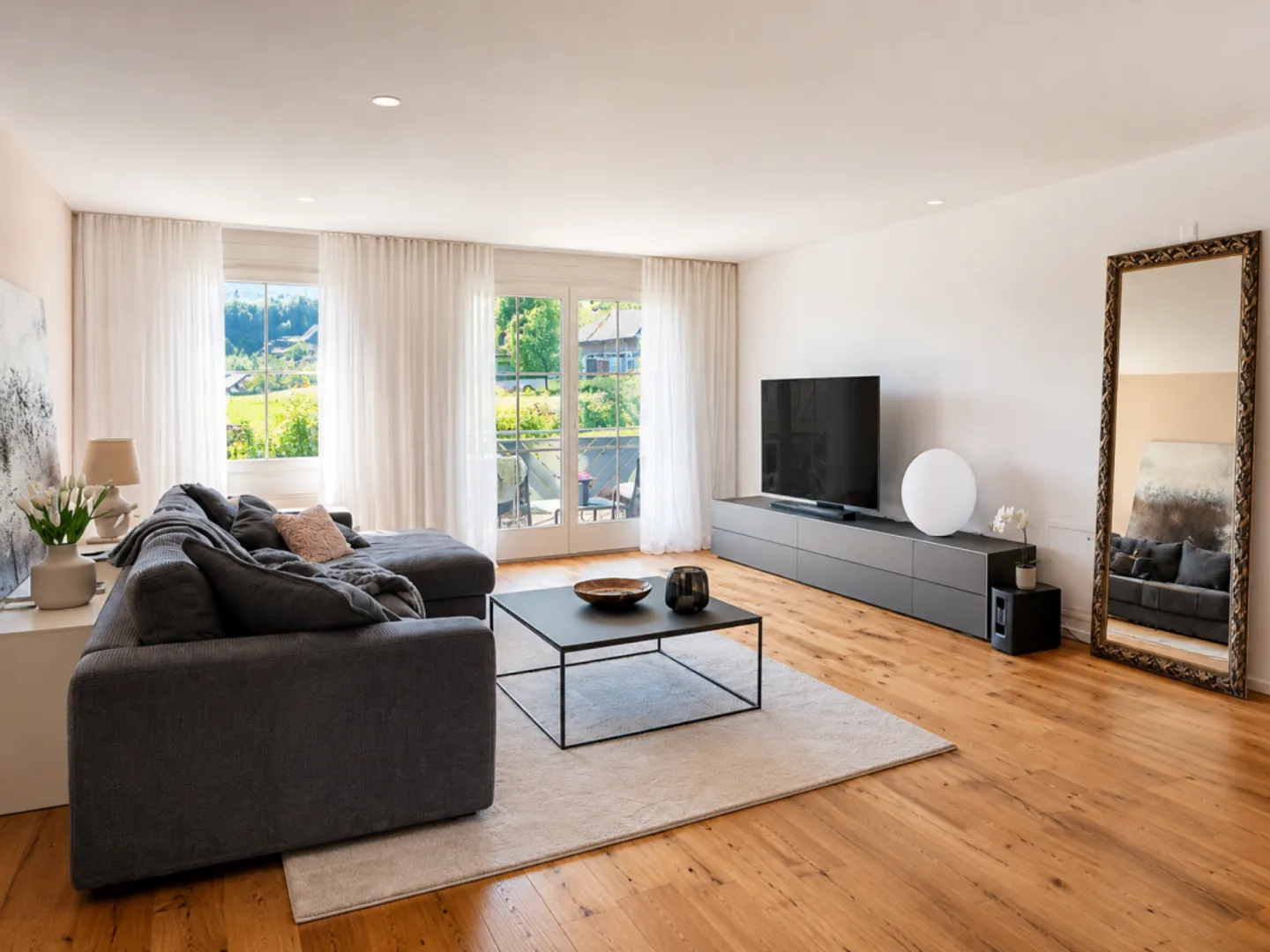 Traumhafte 6.5-Zimmer-Gartenwohnung in Reichenburg SZ - Photo 1 of 13