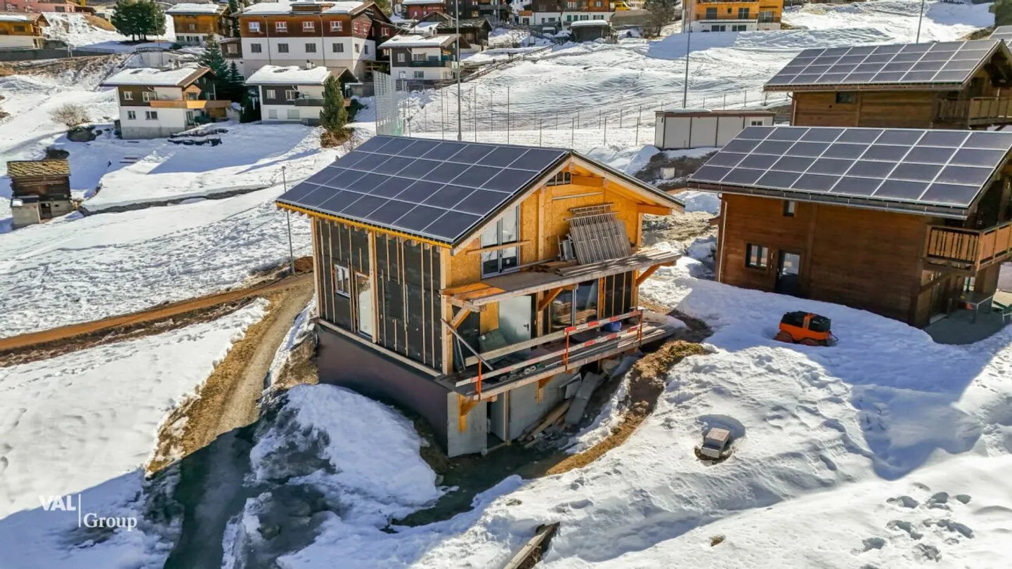 Last Chance: Exclusive Chalet as a Second Home in Grächen! - Photo 5 of 13