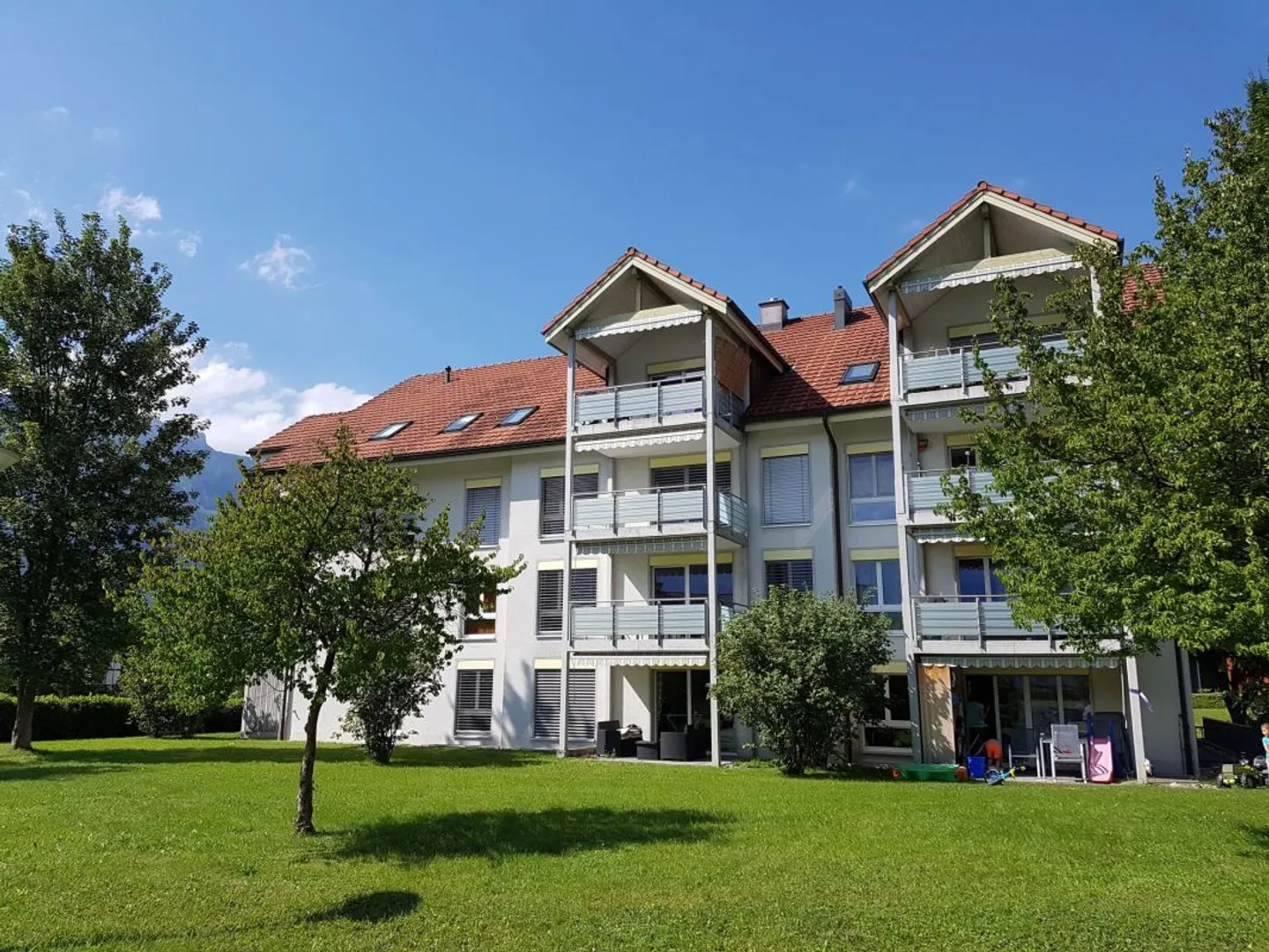 Charmante 2.5-Zimmer-Wohnung - Foto 1 von 8