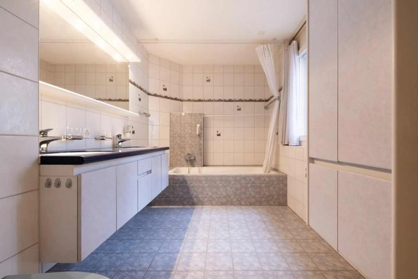 Geräumige Wohnung in ruhiger Lage - Foto 10 von 13