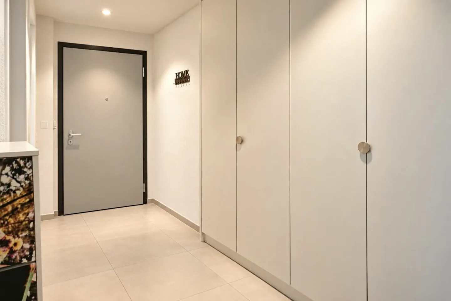 Magnificent 3.5-room apartment with balcony in Monthey - Photo 2 of 11