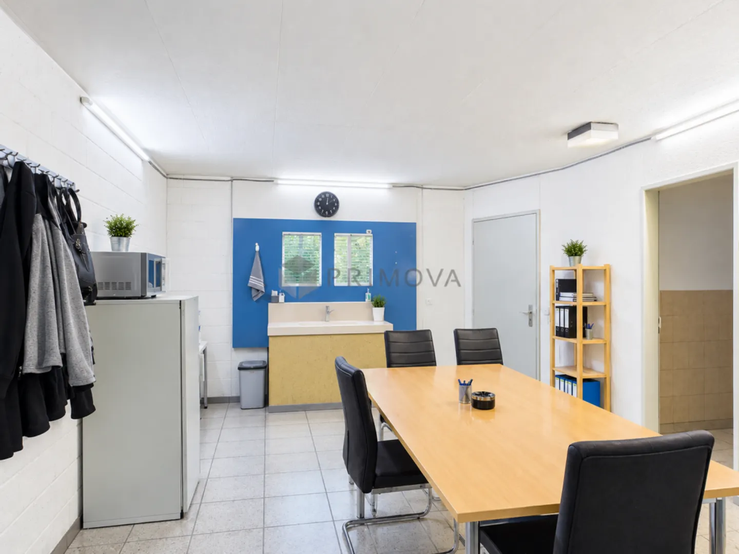 Hall commerciale avec espace pour votre flotte - Photo 4 sur 8