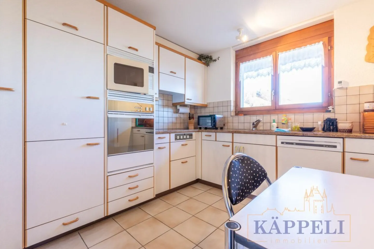 Appartamento 3.5 locali nel centro di Wattenwil - Foto 3 di 9