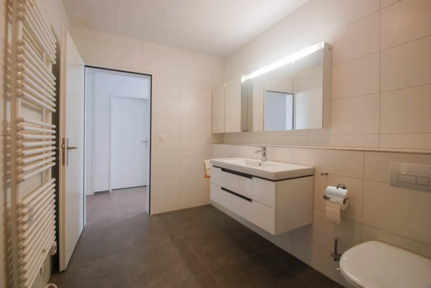 Sonnige Wohnung mit Balkon - Foto 7 von 11