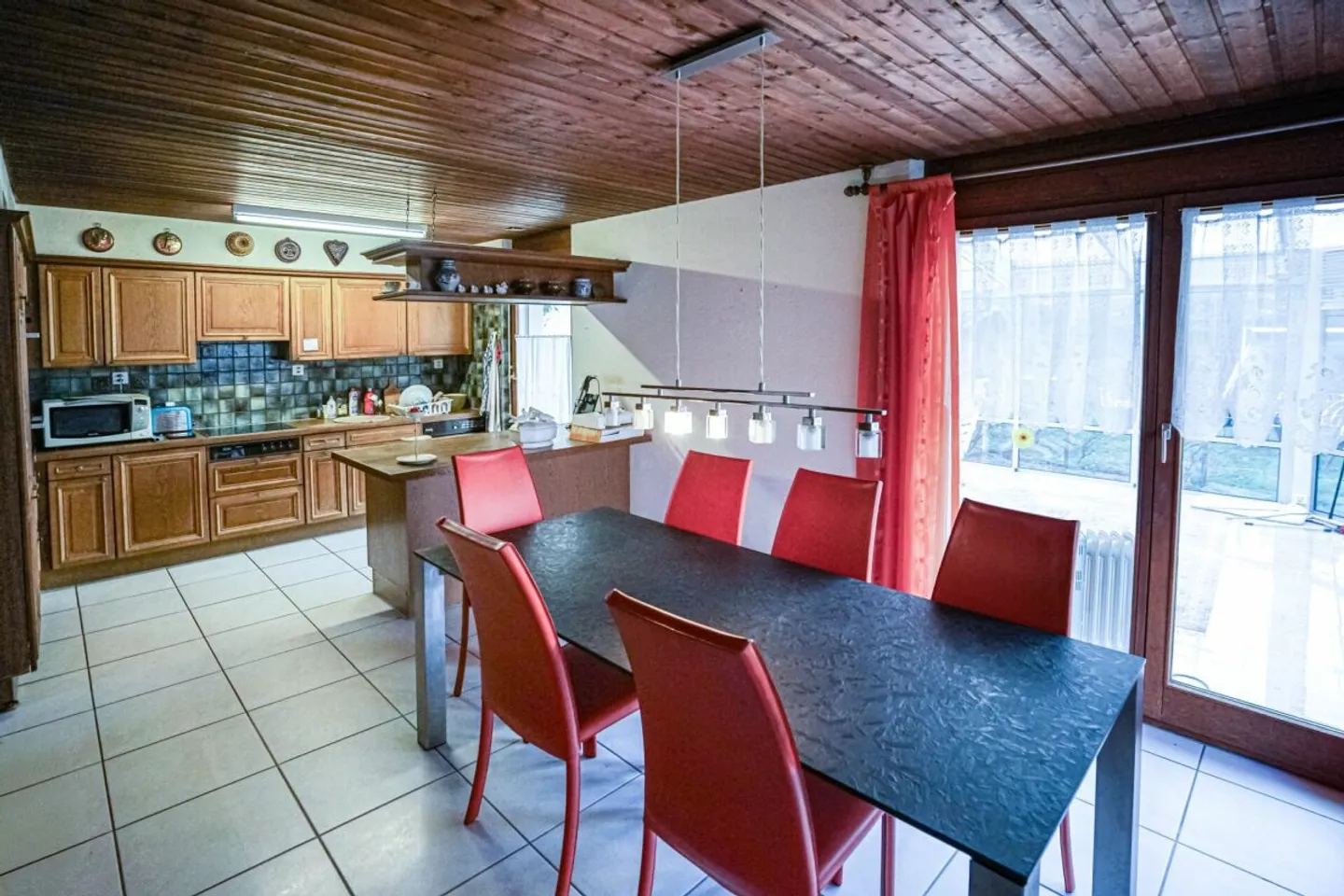 Geräumiges Familienhaus mit Garten - Foto 1 von 8