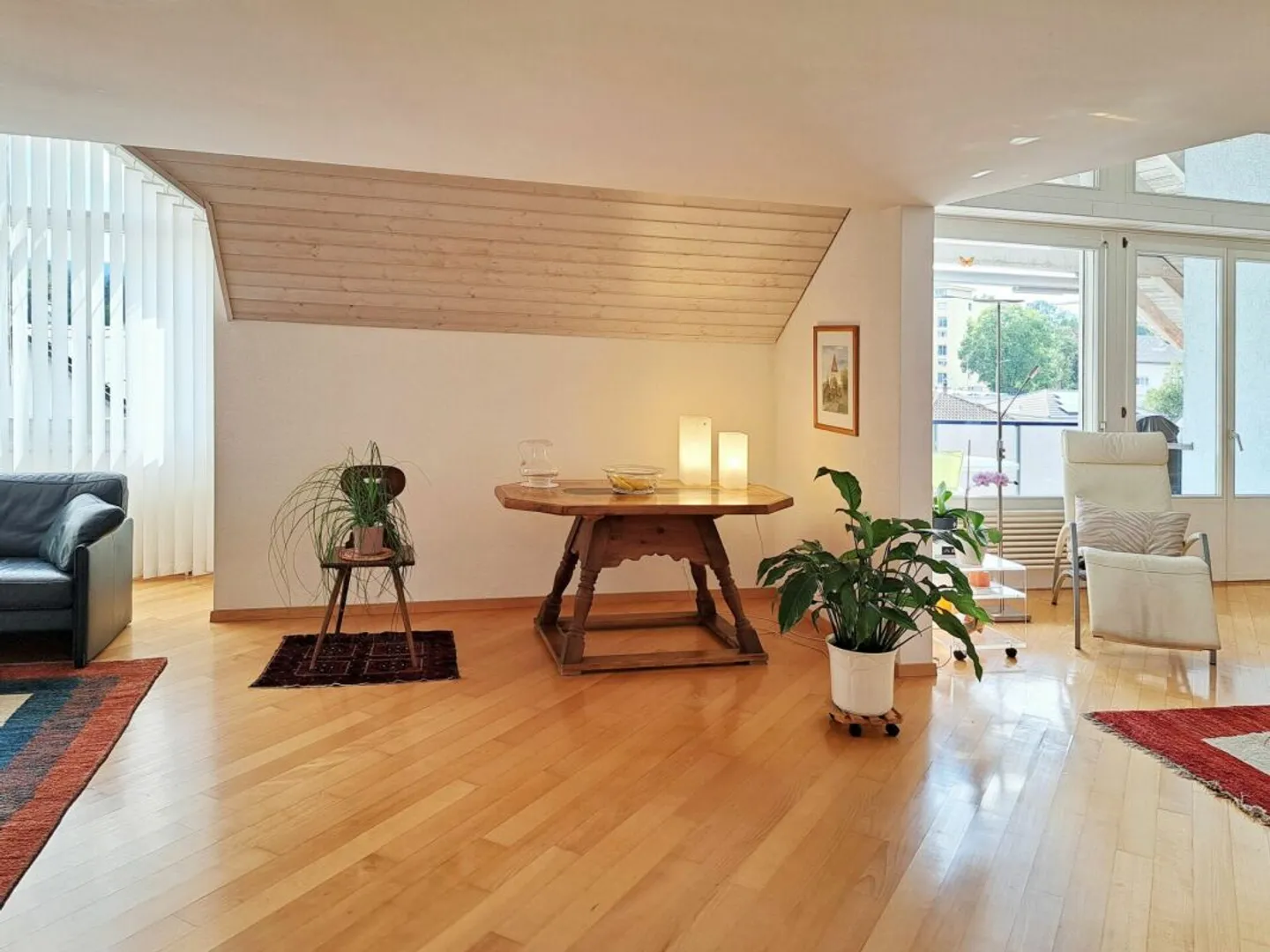 Stylish living with a view: 5.5-room maisonette penthouse in Weinfelden - Photo 3 of 12