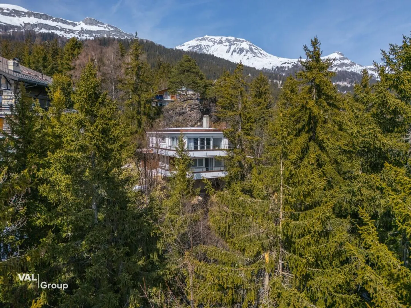 Luxusvilla mit Bergblick - Foto 1 von 13