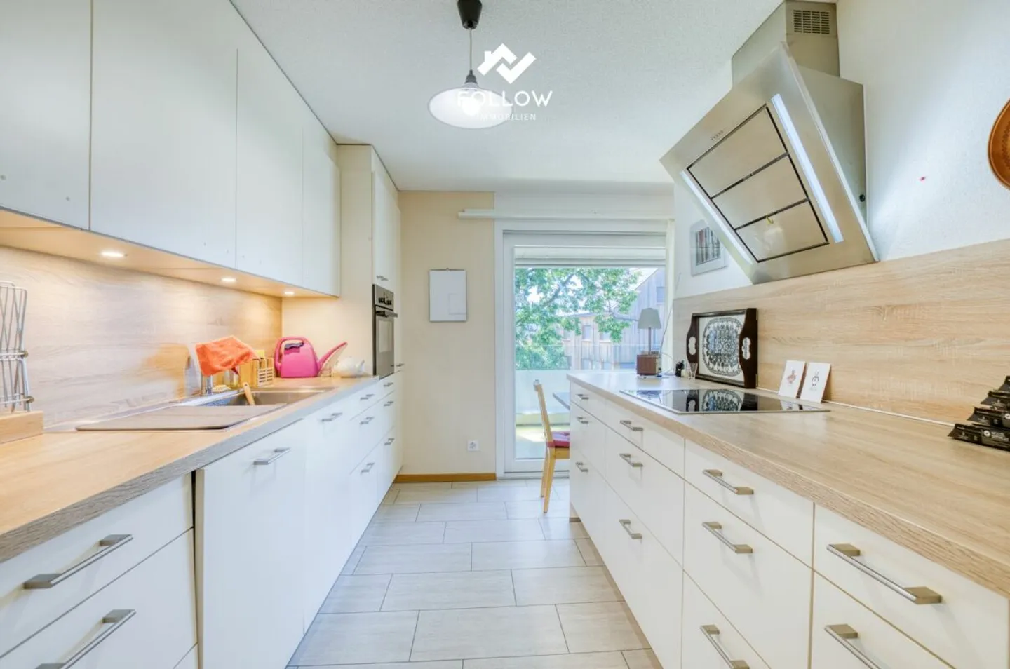 Light-Filled Dream Home: Elegant 4.5-Room Apartment in Prime Location in Brügg - Photo 6 of 13