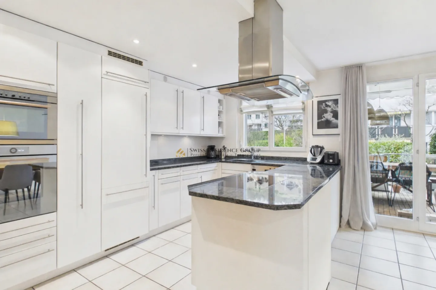 Incantevole casa a schiera con vista parziale sul lago in una posizione ambita a Oberrieden - Foto 7 di 13