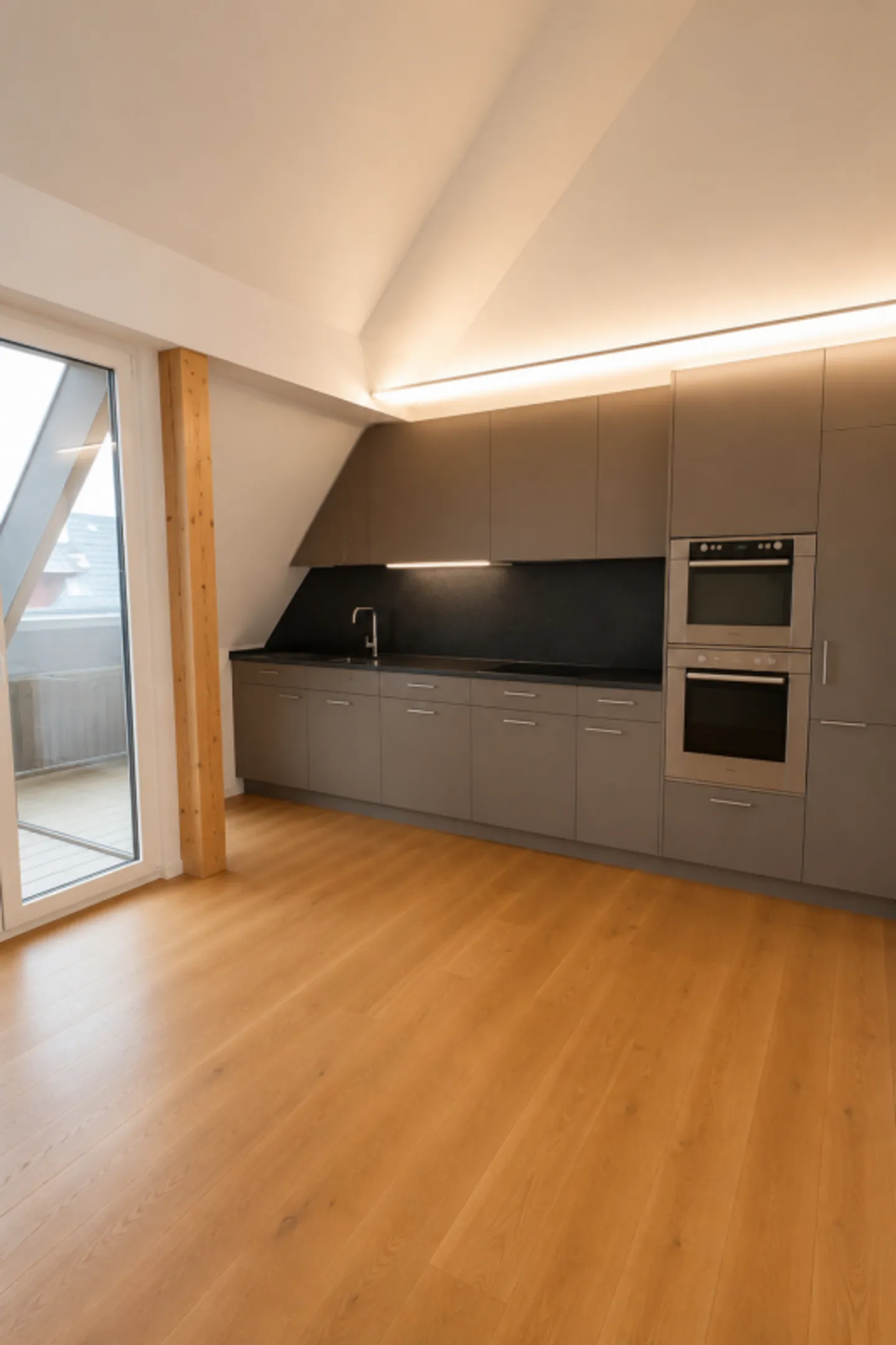 nearly new 4 1/2-room apartment - Photo 4 of 7