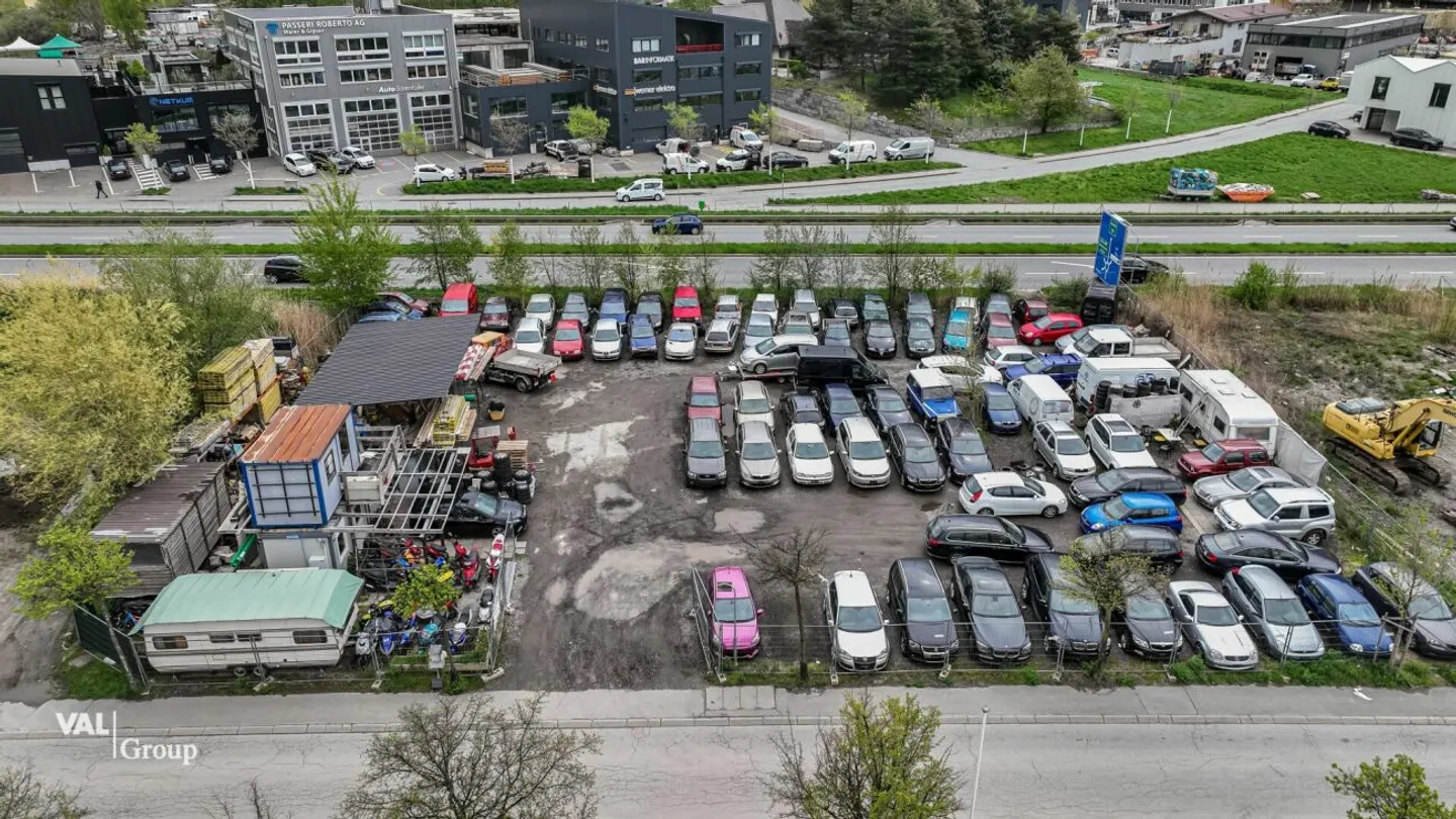 Terreno industriale in una posizione ad alto traffico con ottima visibilità - Foto 7 di 8