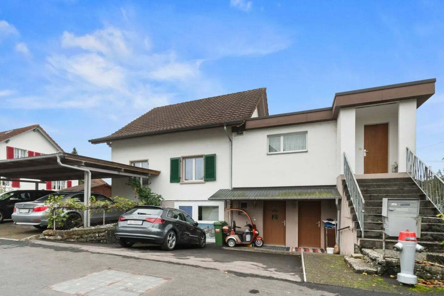 Multi-family house with 3 residential units - ideal as a multi-generational house or investment property - Photo 1 of 3