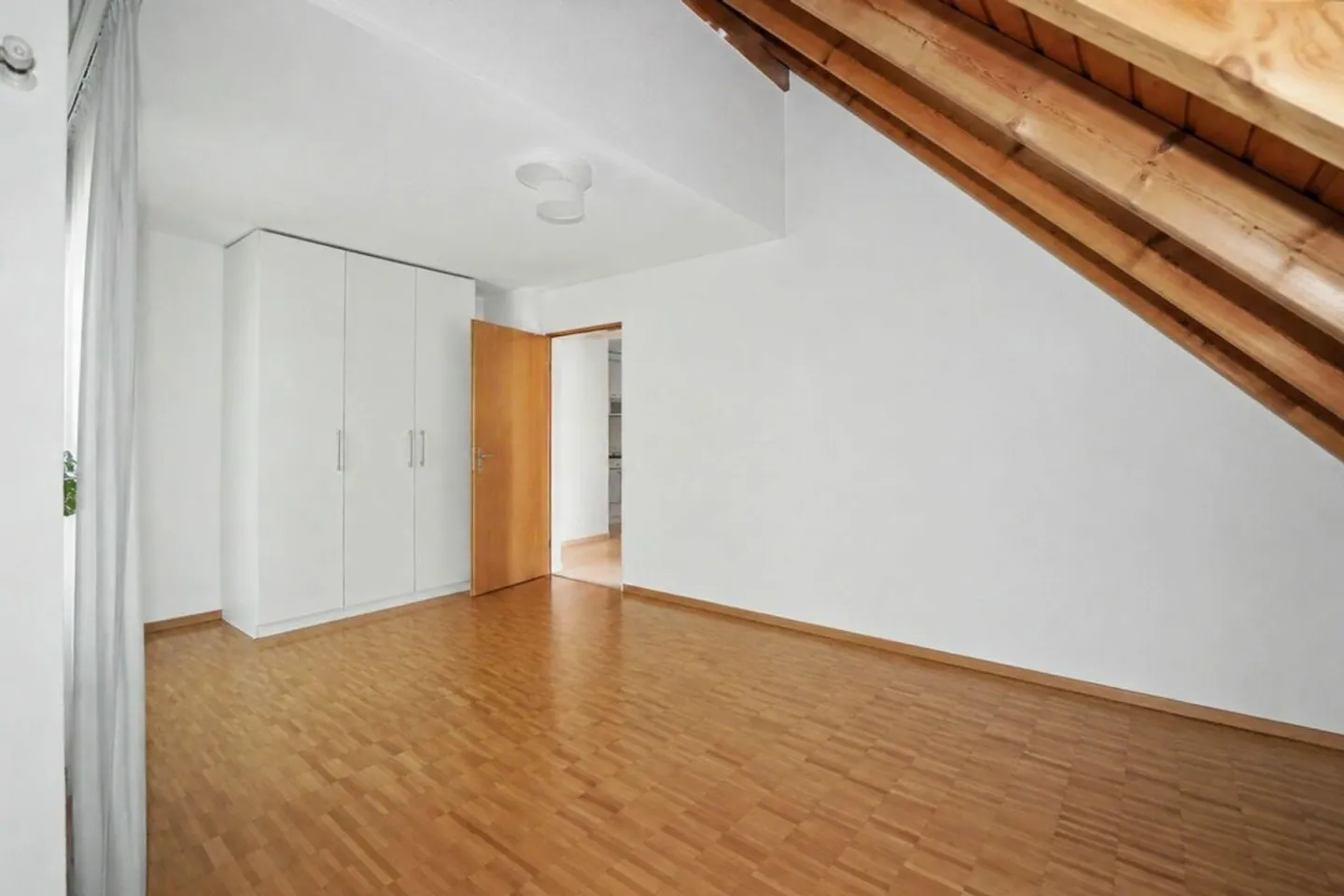 Charming 2.5-room apartment with balcony in a quiet location in Therwil - Photo 4 of 7