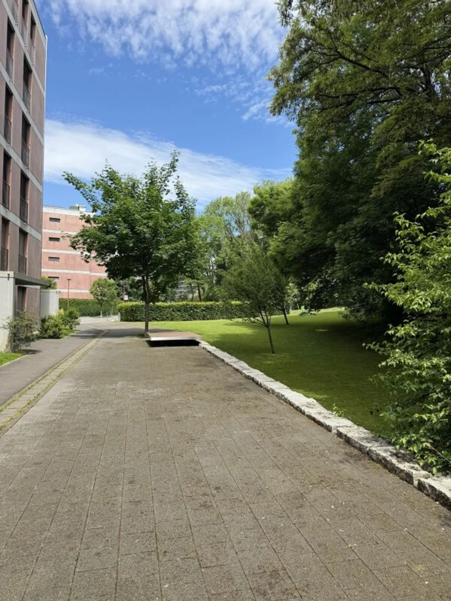 Wunderschöne 3,5 Zimmer mit Garten - Foto 1 von 13