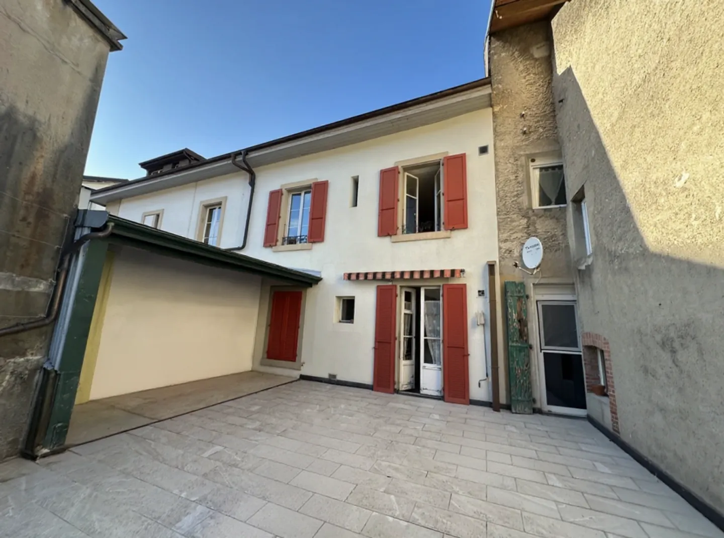 EDIFICIO ATTRAVERSANTE, 4 APPARTAMENTI, 1 NEGOZIO E 1 RISTORANTE - Foto 12 di 13