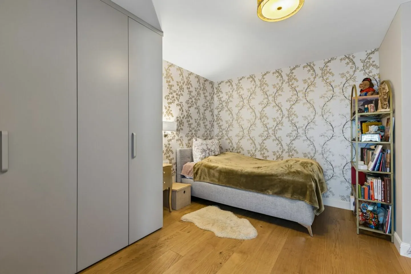 Exclusive New Villa with Designer Kitchen - 35 Min. from Zurich - Photo 10 of 13