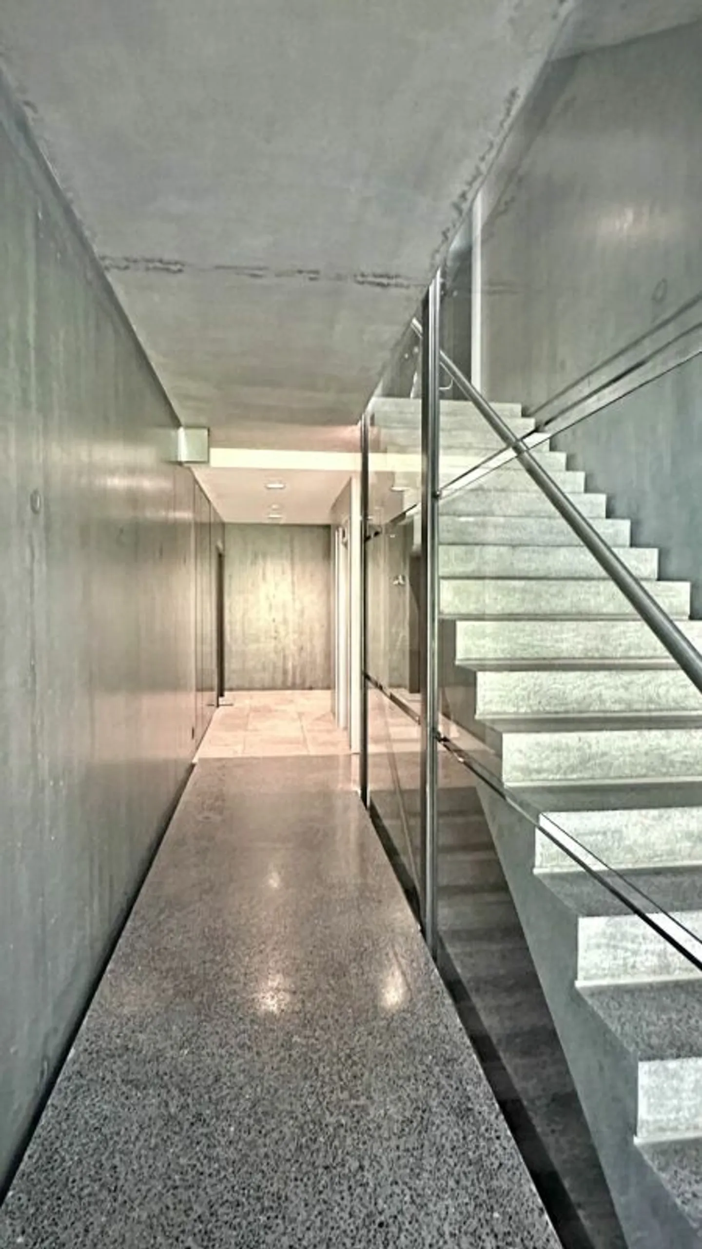 Magnificent apartment with terrace and view on the 5th floor - Photo 3 of 13